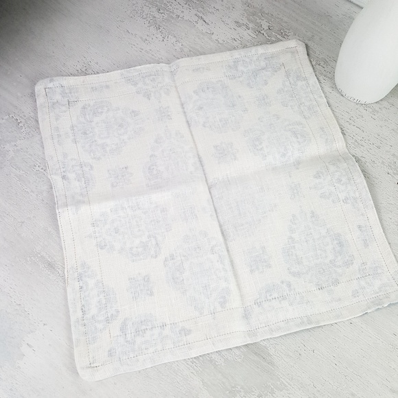 Six Blue Damask Cotton-Linen Napkins & Holders - Picture 6 of 8